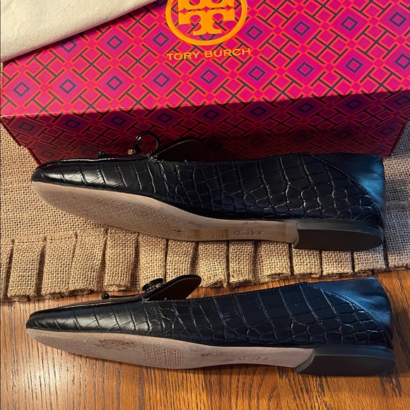 Tory Burch Cocoa and Perf Black Loafers - Picture 6 of 7